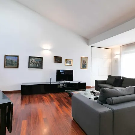 Npa20 Luxury Large In Navigli District Milan